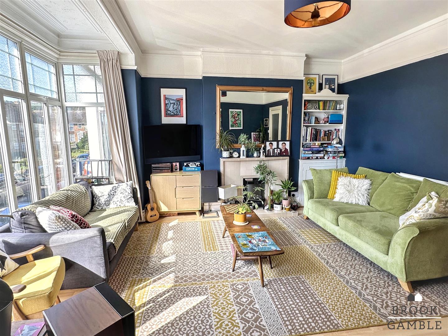 3 Bedroom Maisonette. Vicarage Road in Eastbourne,  14